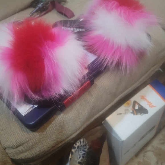 FURRTOES - Picture 2 of 4